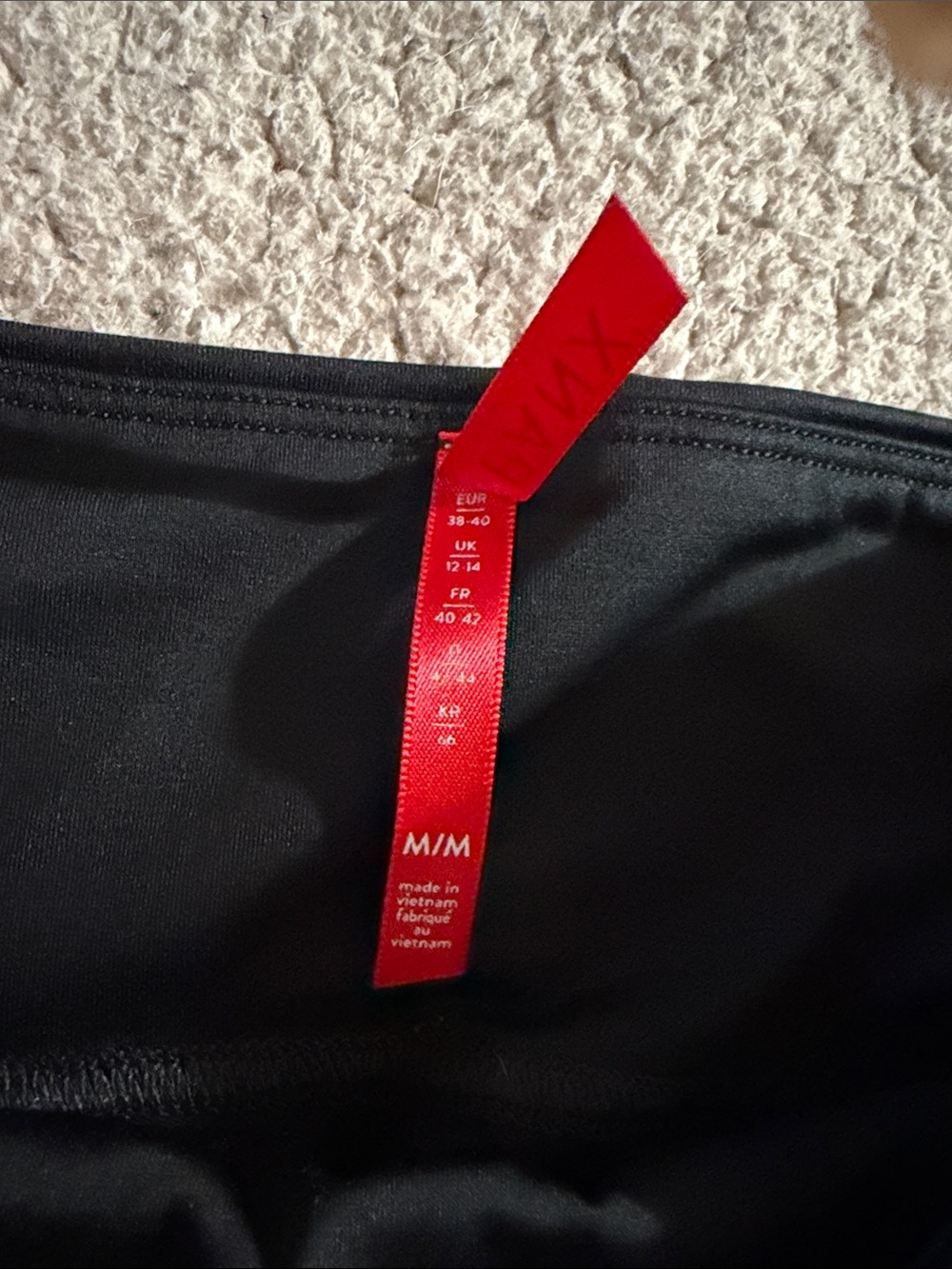 SPANX Faux Leather Camo Leggings Black Medium - Picture 4 of 6